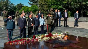 День Победы отмечают в Армении. Власти Армении возложили венки в парке Победы