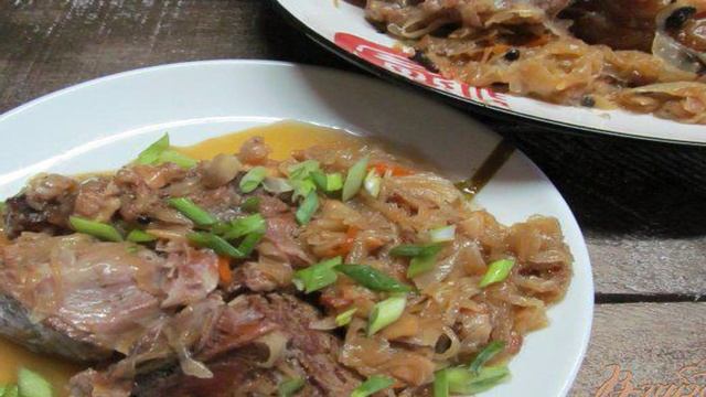Рулька в пиве с квашенной капустой