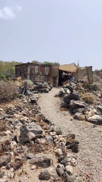 Даже У БОМЖЕЙ есть ВИЛЛЫ на берегу АТЛАНТИКИ смотреть онлайн