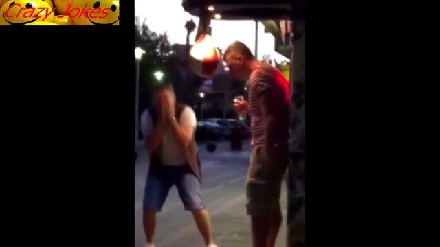 Забавные ситуации из жизни людей в России!Смешное видео про прикольные моменты людей!