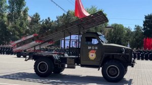 По площади прошла боевая техника