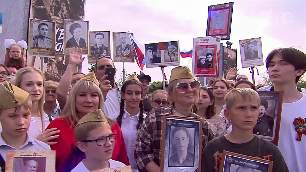 В Сталинграде центром притяжения людей стал Мамаев Курган