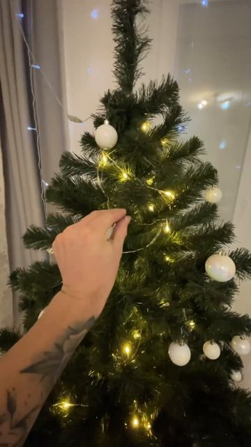 Кто еще уже нарядил елку ? #зима #новыйгод #ель смотреть онлайн
