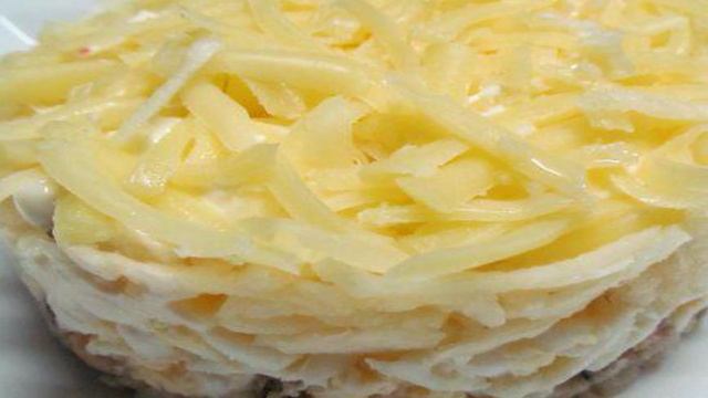 Салат из сайры с яблоком