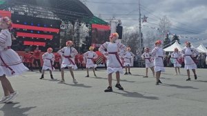 09-05-2025 Площадь Кирова, танец "Катюша"
