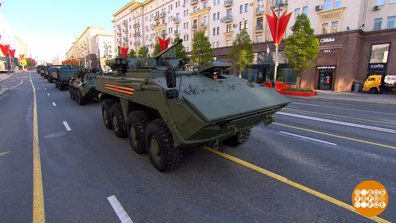 Прямое включение. Москва: улица Тверская. Праздничный канал. Фрагмент выпуска от 09.05.2025