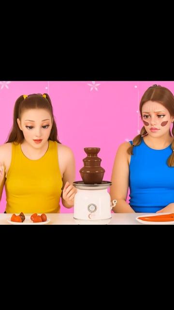 Едят клубнику в шоколаде. смотреть онлайн