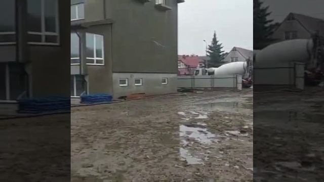 Заливка ленты забора с помощью магистрального насоса. смотреть онлайн