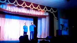 Парни класно поют