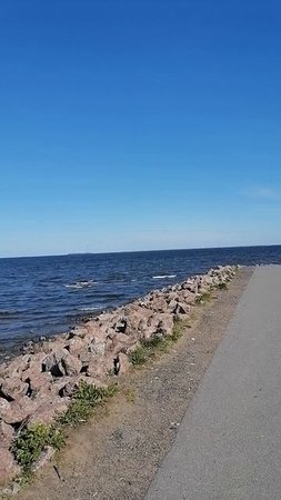 Погода в Санкт-Петербурге Красносельский район 9 мая 2025
на Жемчужном пляже вид сверху