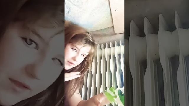 ну как красная не совсем но есть смотреть онлайн