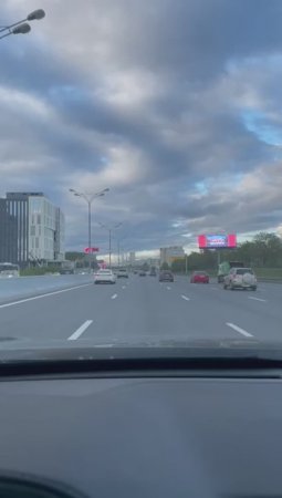 Поклонимся великим тем годам.