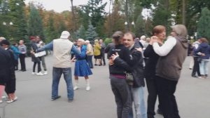 Харьков, танцы в парке;"Не плачь, не нужно!"