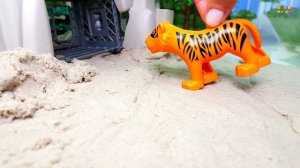 Мультики с игрушками Плеймобил Тайо - Звери под защито