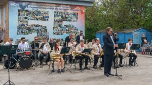 Таганрогский джаз-оркестр им. В. Парнаха с праздничным концертом ко Дню Победы.
