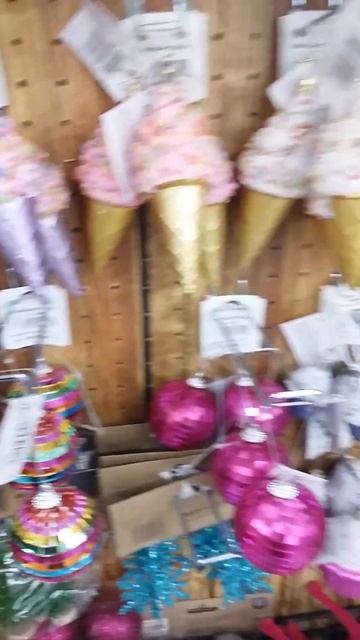 Очень красивые новогодние Игрушки.15.10.24 смотреть онлайн