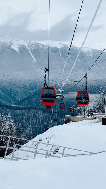 Как в фильме! 😍 Подъёмники в Красной Поляне #подъёмни? смотреть онлайн