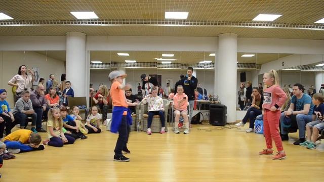 Соболев Кирилл и Соболь Варвара | 1/8 Hip-hop kids | Dance2fly Contest 3 смотреть онлайн