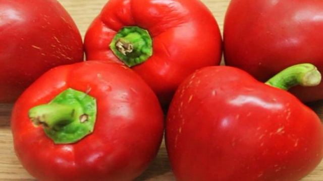 Томатный соус с перцем и чесноком