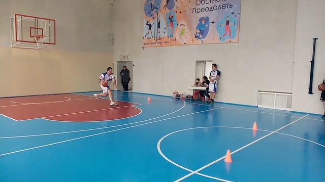 Победа в конкурсе умений по баскетболу