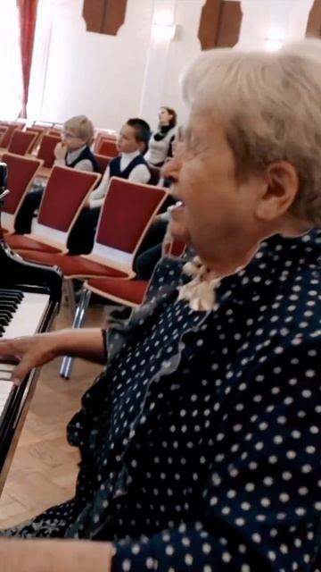 Пахмутова: Пейте дети молоко! #музыка #дети #композитор смотреть онлайн