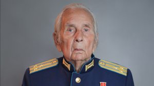 Посадили подбитый бандеровцами самолет в поле, вступили с ними в бой и победили. История пилота ВВС