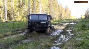 На Газ 66 по болотистому месту