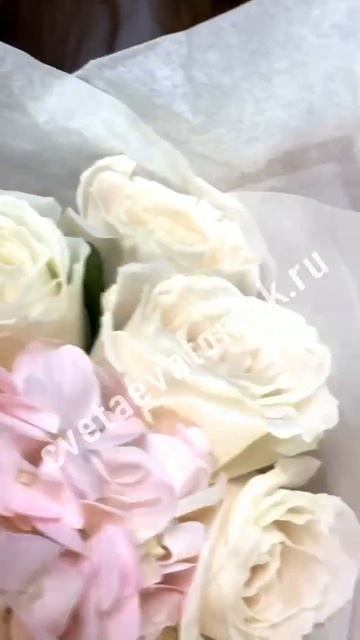 Гортензия и белые розы | Доставка цветов в Томске смотреть онлайн
