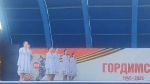 Танцевальный коллектив красиво станцевали в часть Дня Победы на площади ❤❤❤❤