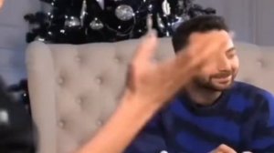 взял насрал в плафон в поезде и прикрутил обратно...