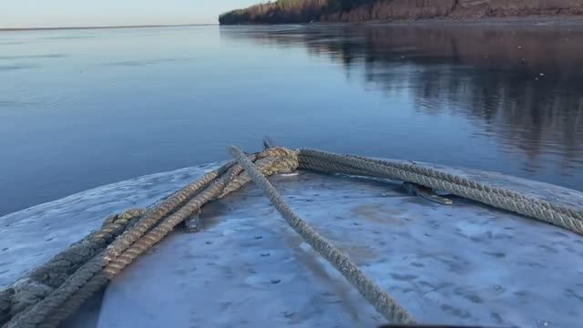 Лодка для рыбалки. Испытания под водометом.