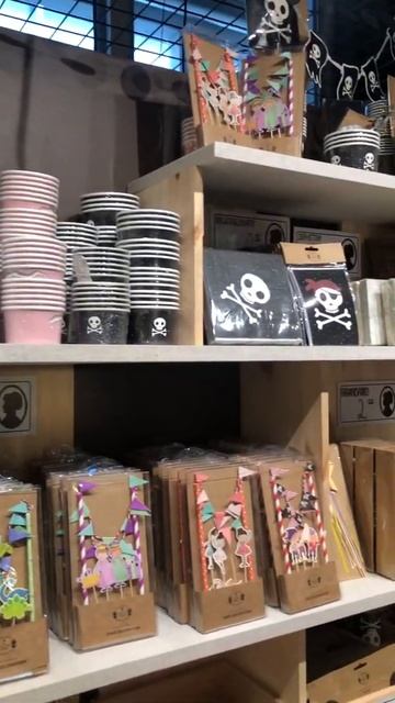 Любимый магазинчик.Есть всё необходимое для дня рожде смотреть онлайн