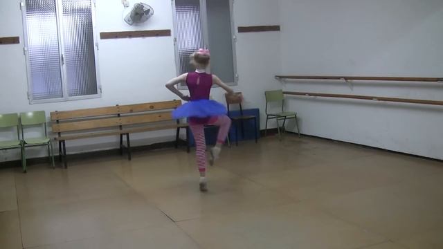 Ballet ensayo /Репетиция балета/ バレエリハーサル смотреть онлайн