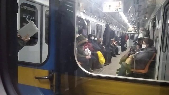 Поездка на составе Е-КМ-Пм Снежинка по ТЧ1 от Святошина до Театральной