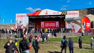 В Ивангороде показали трансляцию парада Победы для жителей эстонской Нарвы