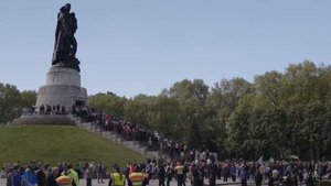 "Это неправильно". Русская диаспора в Берлине раскритиковала запрет советской символики
