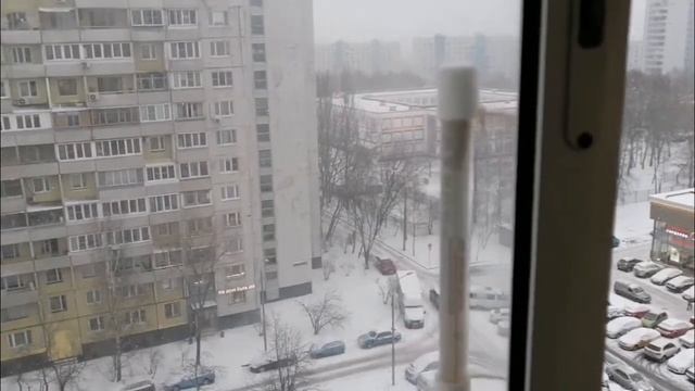 28 марта. В Москву вернулась зима! Снег и мороз в конце м смотреть онлайн