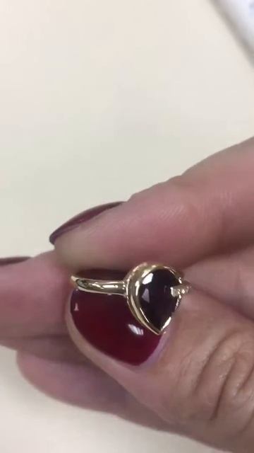 Кольцо с Гранатом и бриллиантами в желтом золоте 585 смотреть онлайн