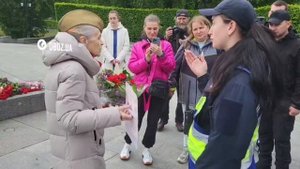 День Победы в Киеве 2025. Бабушка одна..