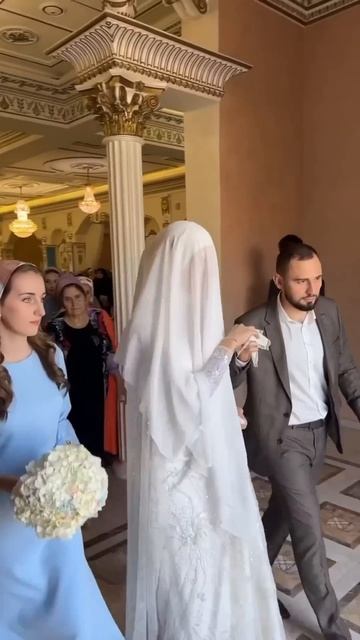 Почему ингушам мужчинам запрещено общаться и видетьс? смотреть онлайн