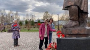 «Ни кто не забыт, ни что не забыто». Возложение цветов у Мемориала Воинам-Тайгинцам, погибшим в боях
