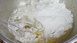 Морковный пирог с орехами, имбирем и корицей