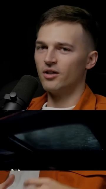 Физик разбирает сцену, где Макконахи залетает в черну? смотреть онлайн