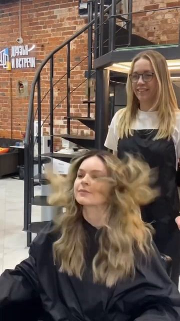 Мои волосы в надежных руках 🤍#shorts #beauty #hairstyle #hair смотреть онлайн