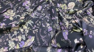 Шёлк атласный  чёрного цвета с принтом  колючки  46739