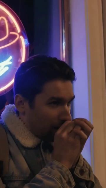 вокруг лишь чужие места ...без тебя любовьнарасстояни?