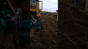 Пахота Т-25 с китайским плугом 3*20