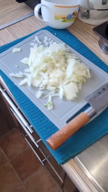 первый день поста, а в холодильнике только мясо 🙄Нажа смотреть онлайн