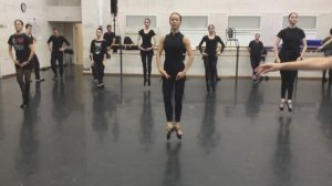 ШАНЖМАН-ЭШАПЭ-ПИРУЭТЫ