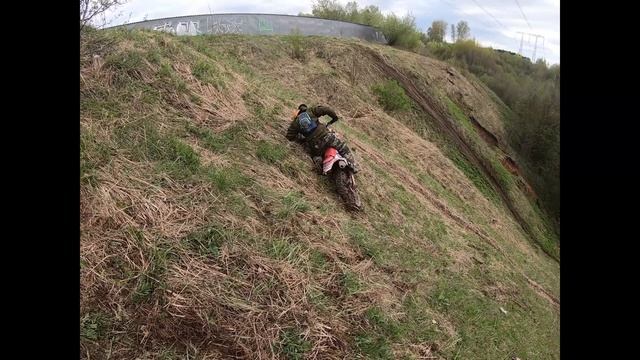 MOTOLAND XR 250  падаем с горы